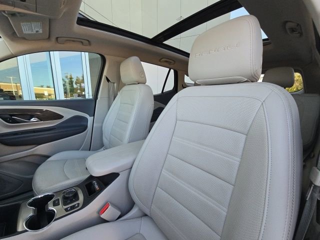 Used 2023 GMC Terrain Denali image 11