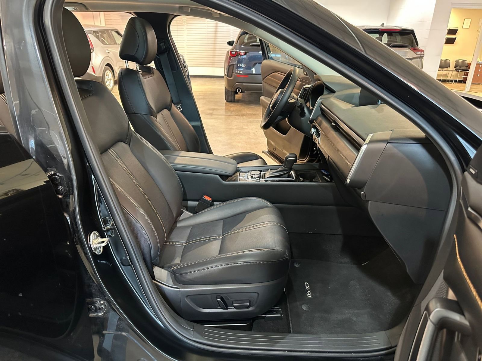 Used 2025 MAZDA CX-50 2.5 Hybrid w/ Premium Plus Pkg image 38