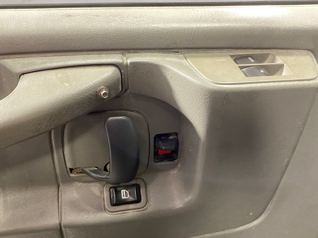 Used 2010 Chevrolet Express 3500 LT w/ LT Preferred Equipment Group RWD image 13