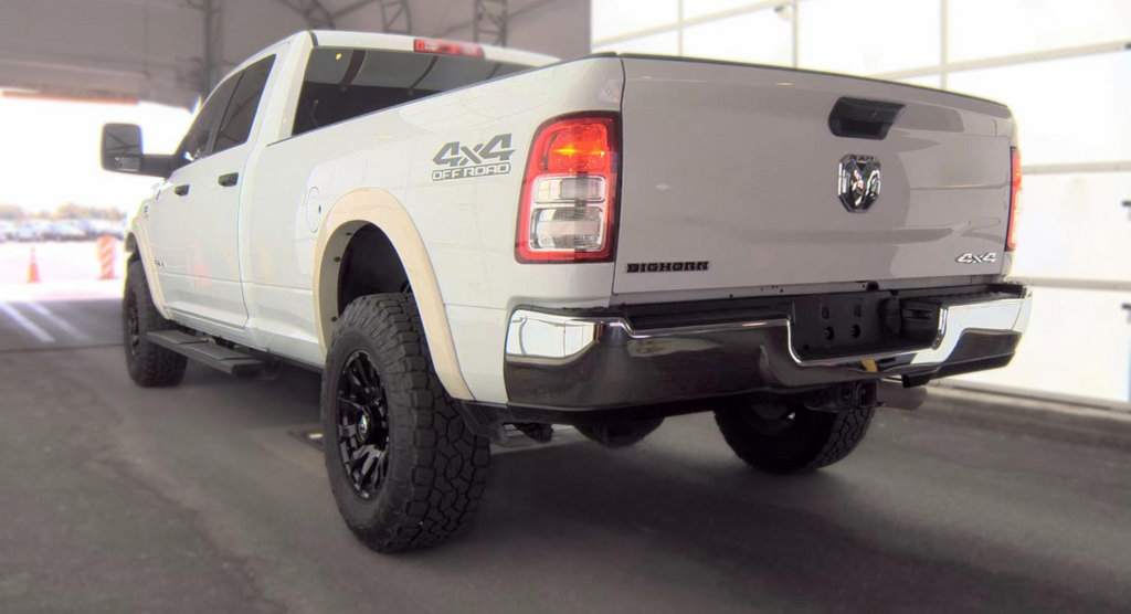 Used 2023 RAM 3500 Big Horn w/ Level 1 Equipment Group AWD/4WD image 4