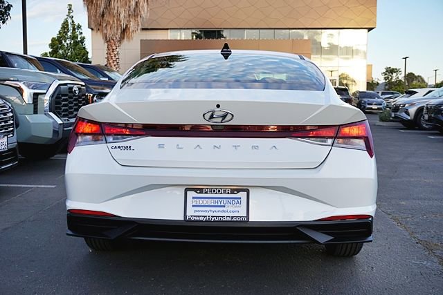 Used 2021 Hyundai Elantra SE w/ Cargo Package image 9