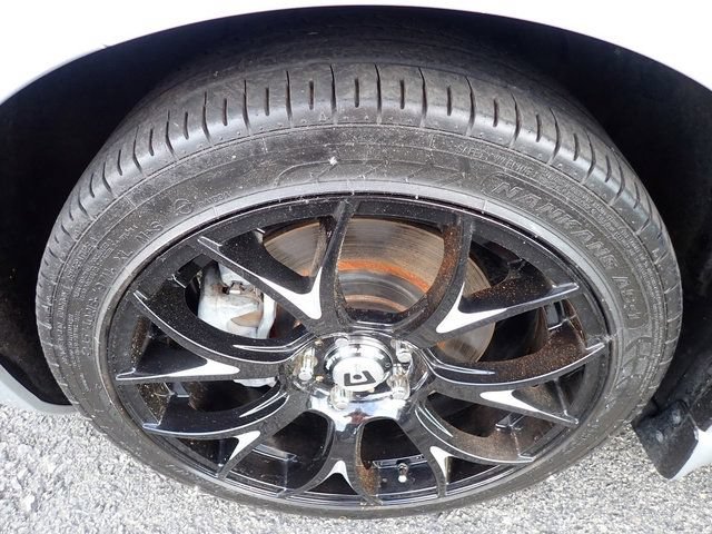 Used 2010 Nissan 370Z Roadster RWD image 13
