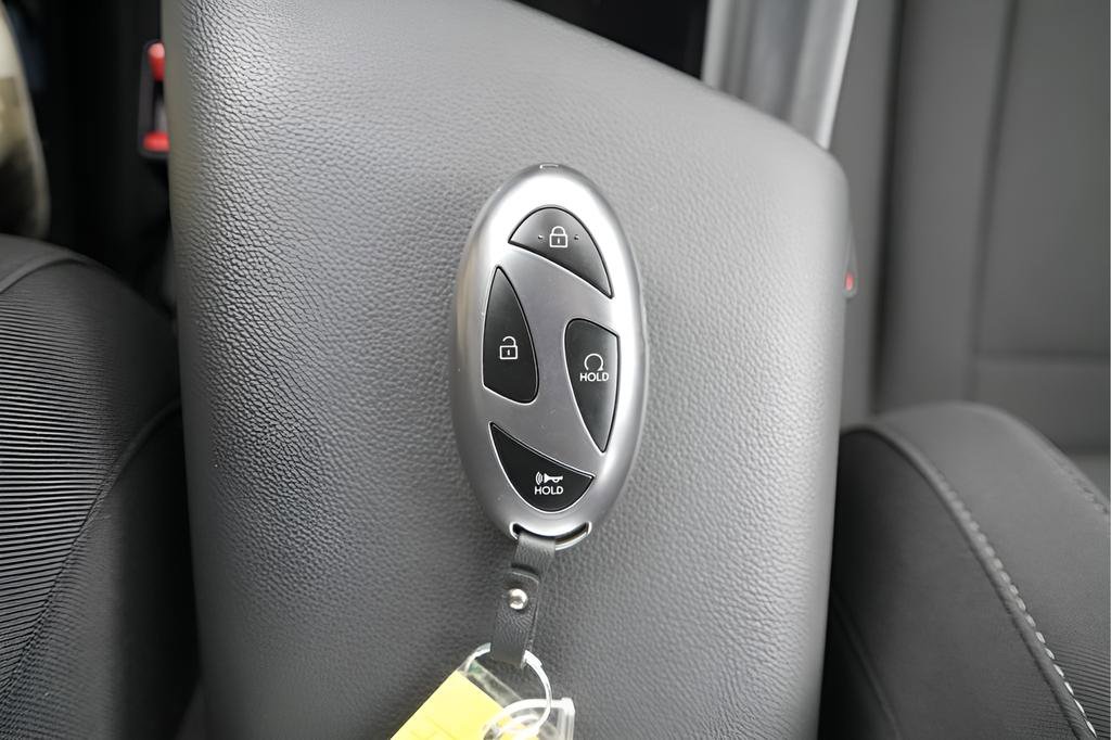 Certified 2025 Hyundai Elantra SEL FWD image 39