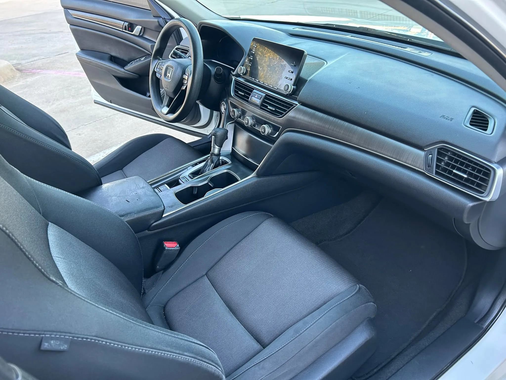 Used 2018 Honda Accord LX image 27
