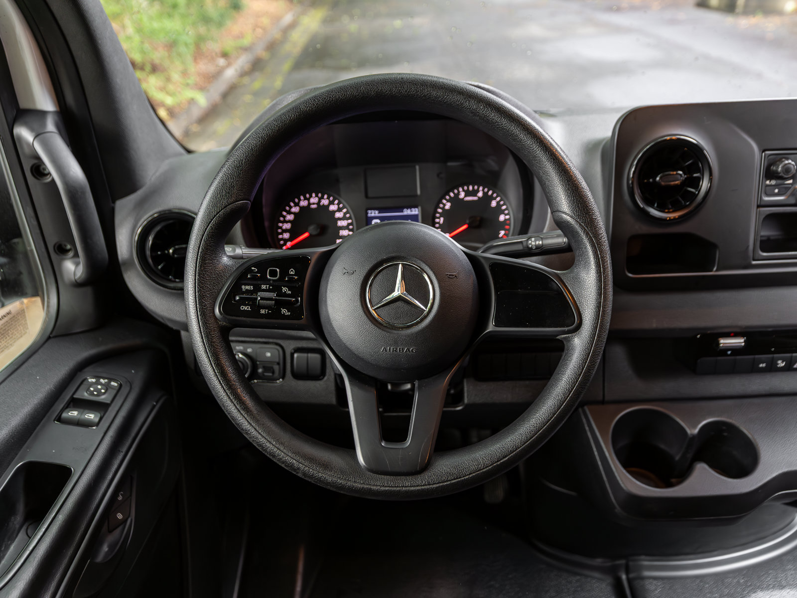 Used 2022 Mercedes-Benz Sprinter 2500 image 6