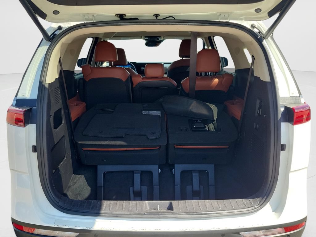Used 2023 Kia Carnival SX FWD image 10
