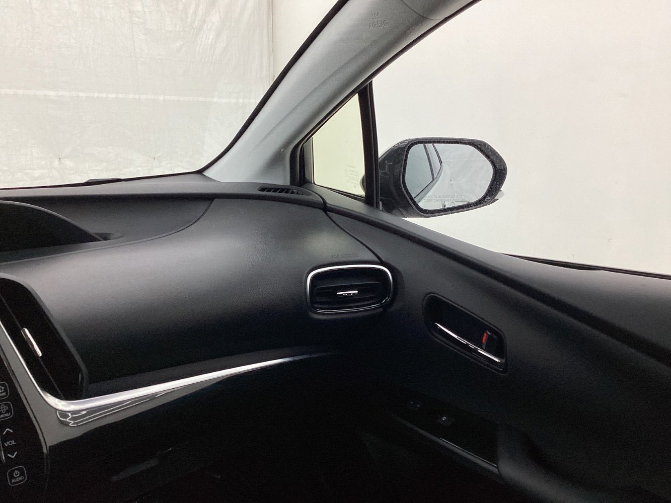 Used 2018 Toyota Prius Prime Premium image 28