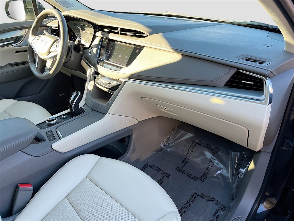 Used 2020 Cadillac XT5 Premium Luxury w/ LPO, Floor Liner Package image 30