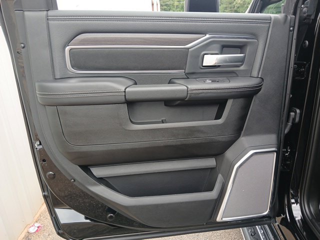 New 2026 RAM 5500 4x4 Crew Cab w/ Laramie Trim Package image 18