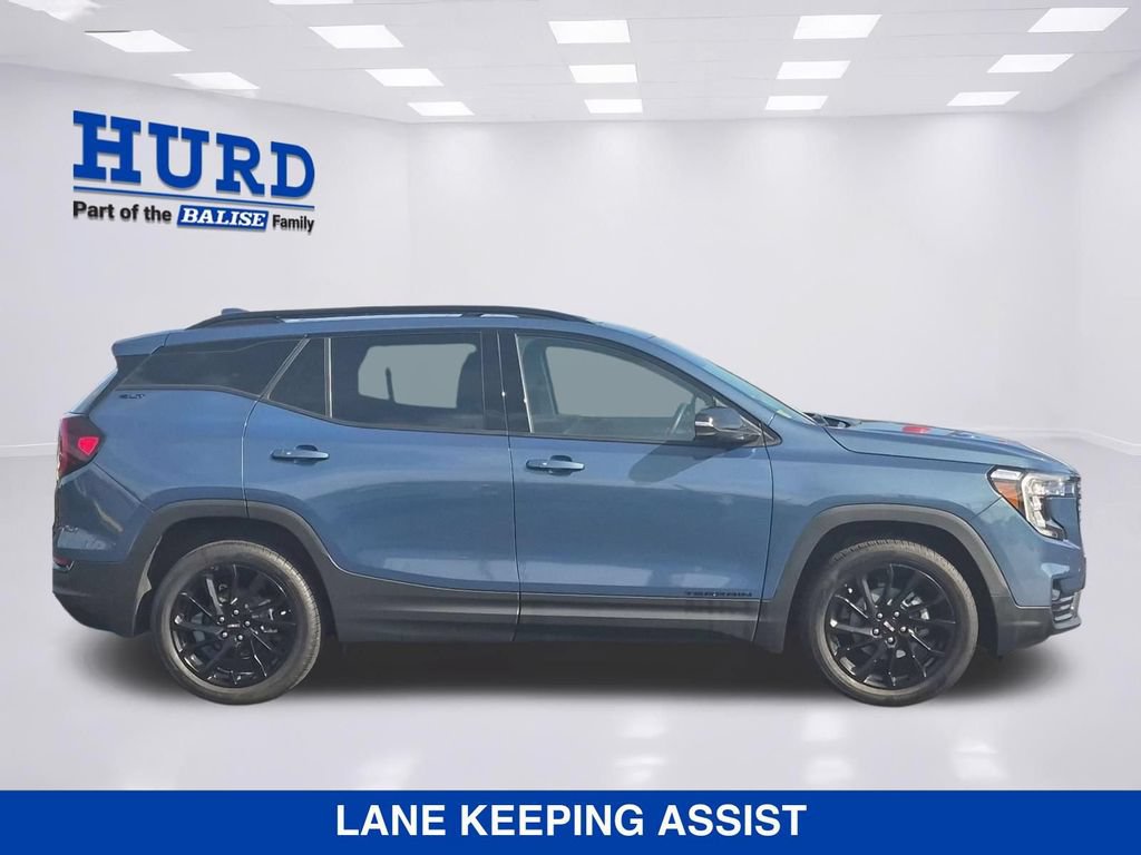 Used 2024 GMC Terrain SLT w/ Infotainment Package II AWD/4WD image 2