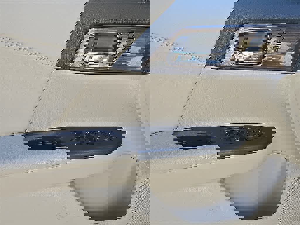 Used 2016 Honda Accord EX-L image 10