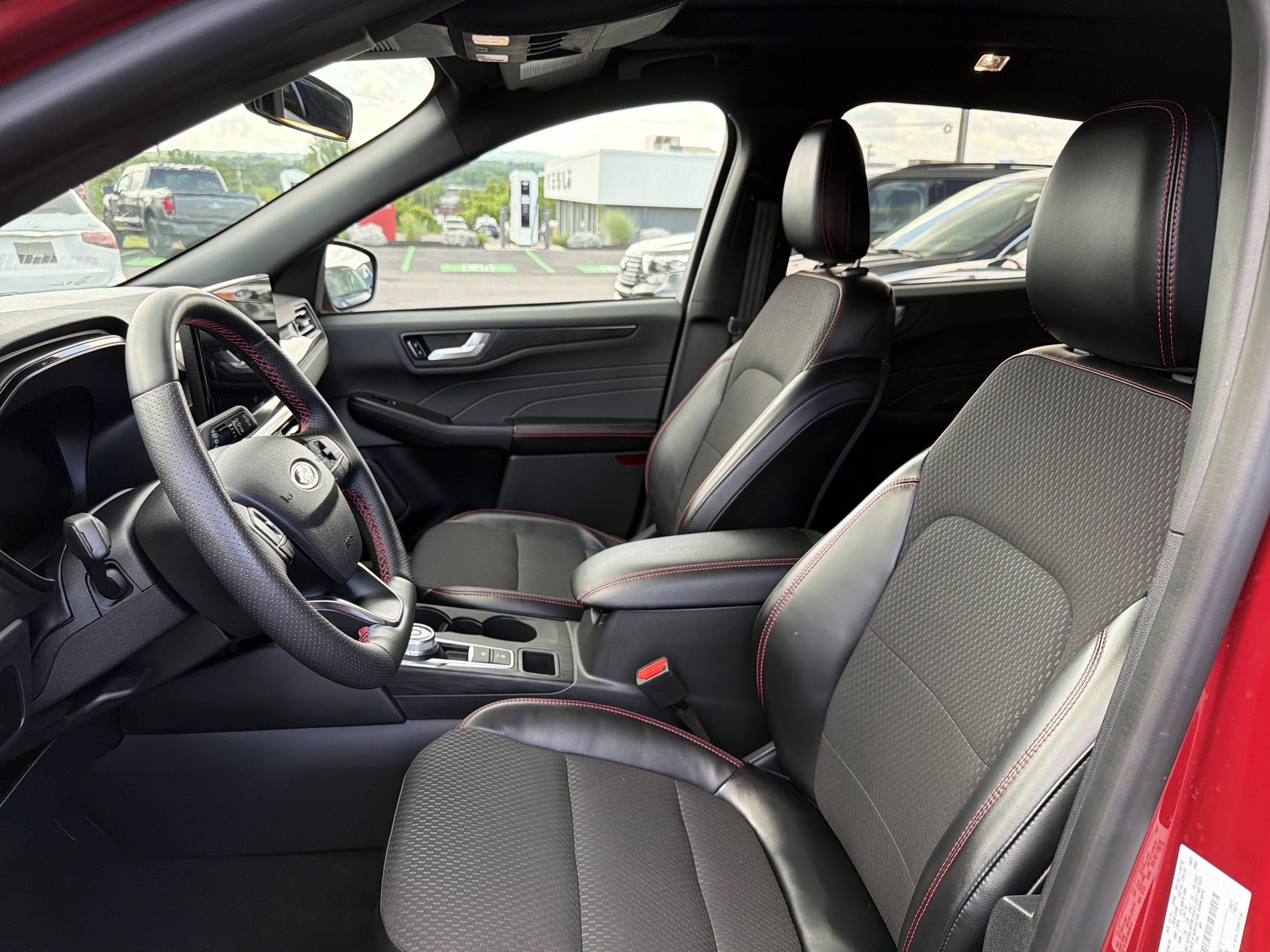 Used 2024 Ford Escape ST-Line w/ Tech Pack #1 AWD/4WD image 10