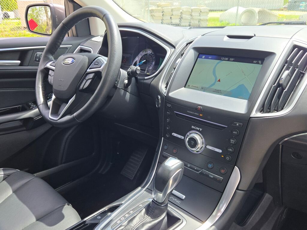 Used 2017 Ford Edge Titanium w/ Equipment Group 301A AWD/4WD image 8