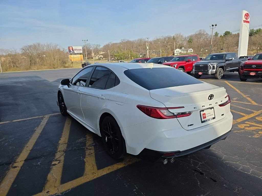 Used 2025 Toyota Camry SE image 7