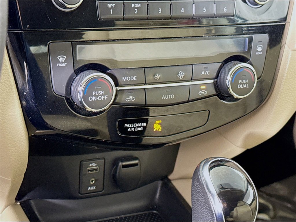 Used 2017 Nissan Rogue SV image 7