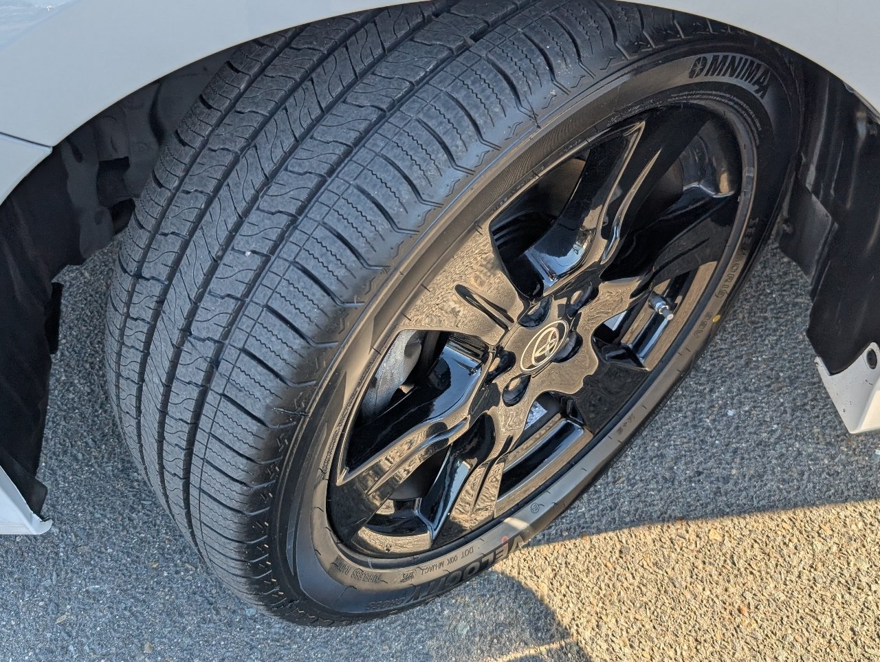 Used 2020 Toyota Sienna SE w/ Nightshade Edition FWD image 21