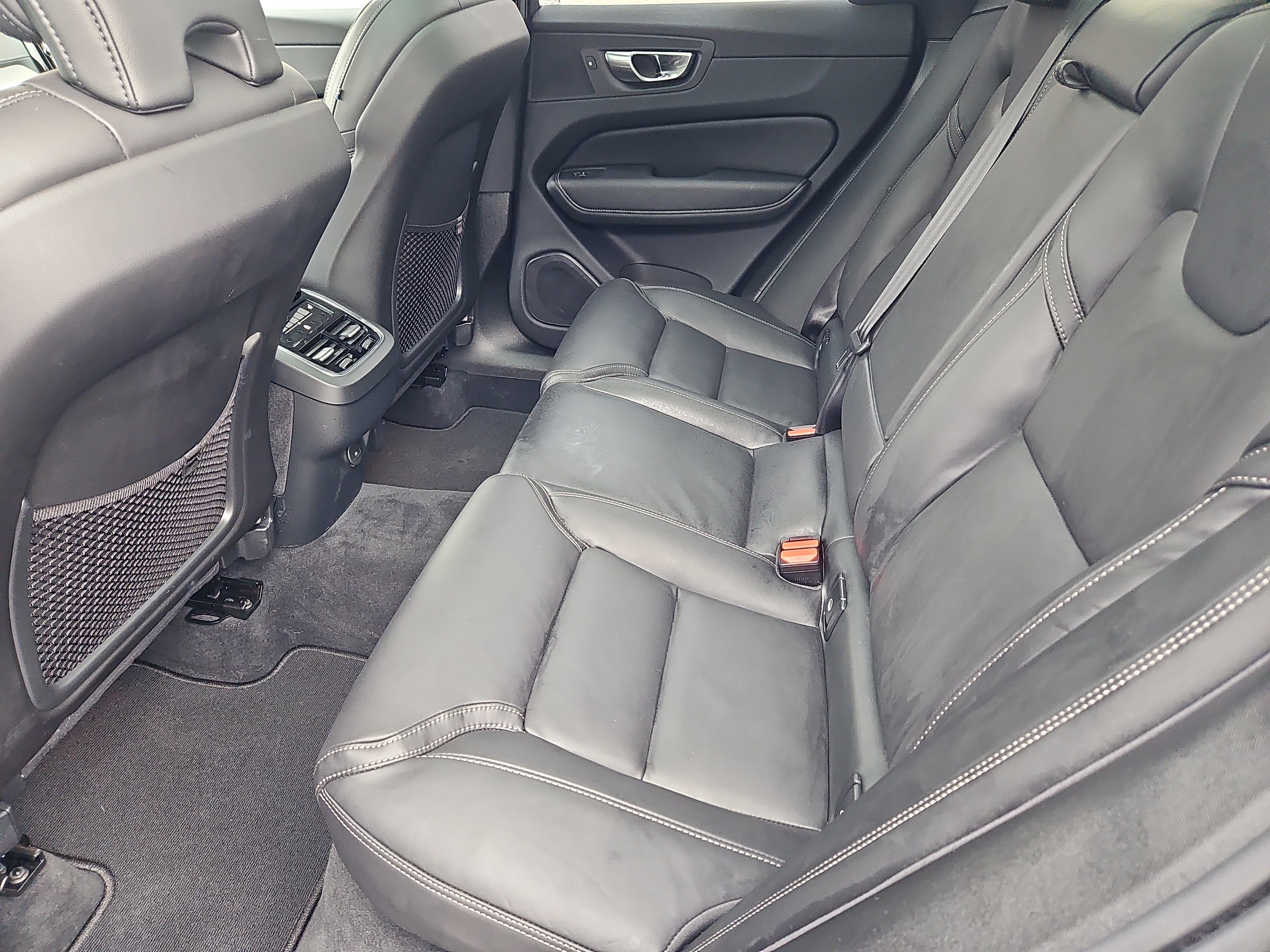 Used 2025 Volvo XC60 B5 Ultra image 35