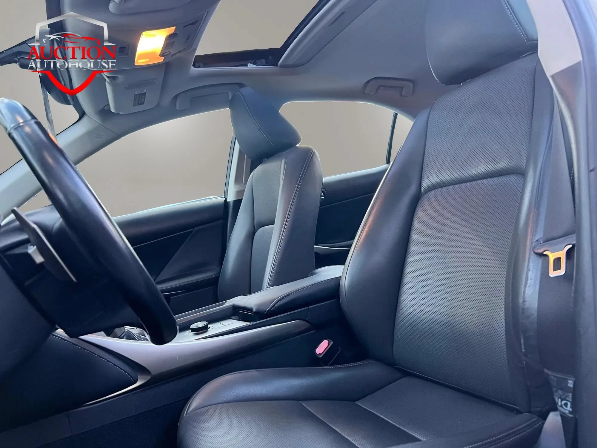 Used 2016 Lexus IS 200t RWD image 11