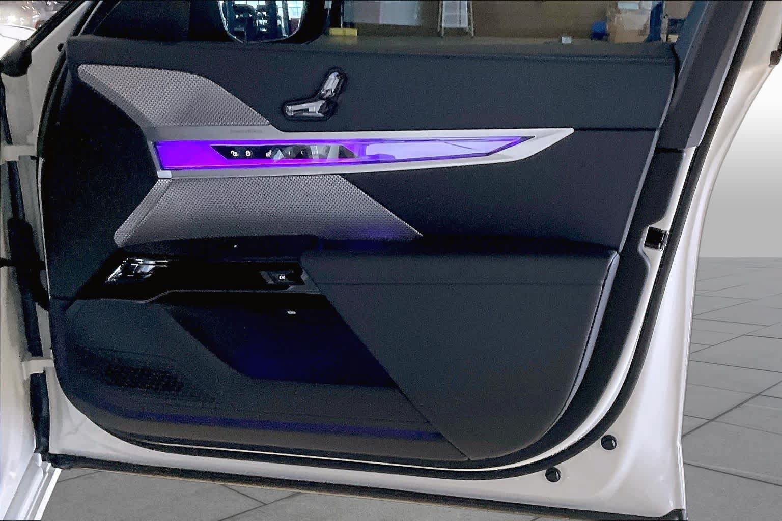 Certified 2025 BMW 740i RWD image 20
