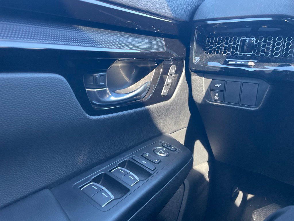 Used 2025 Honda CR-V Sport Touring image 17
