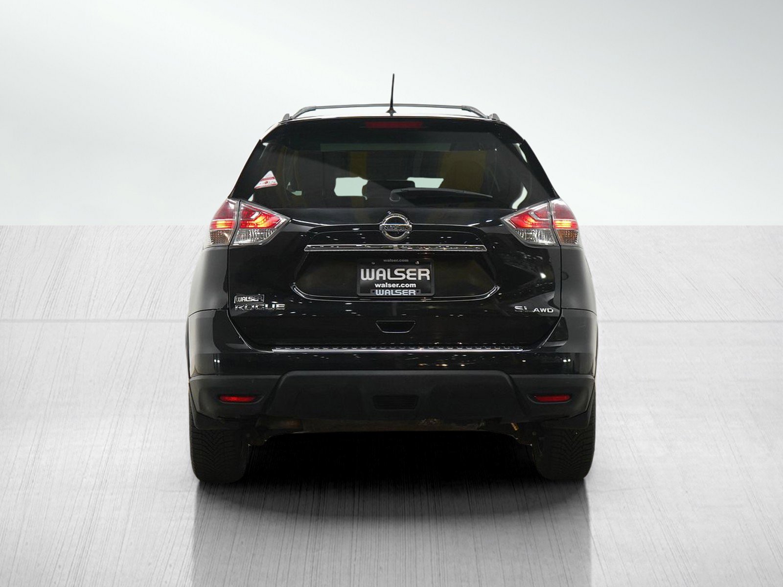 Used 2016 Nissan Rogue SL w/ SL Premium Package AWD/4WD image 4
