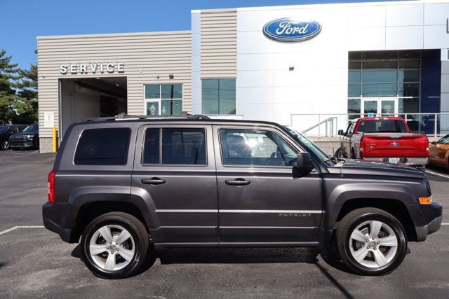 Used 2014 Jeep Patriot Latitude w/ Sun/Sound Group AWD/4WD image 10