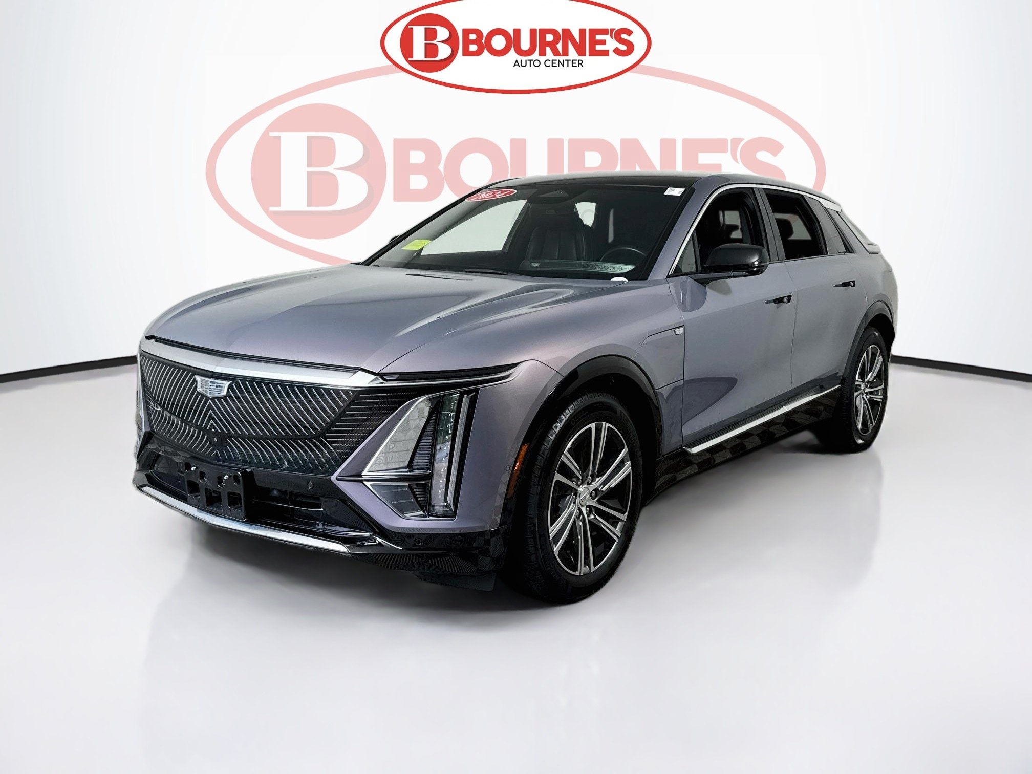 Used 2024 Cadillac Lyriq Luxury AWD/4WD image 6