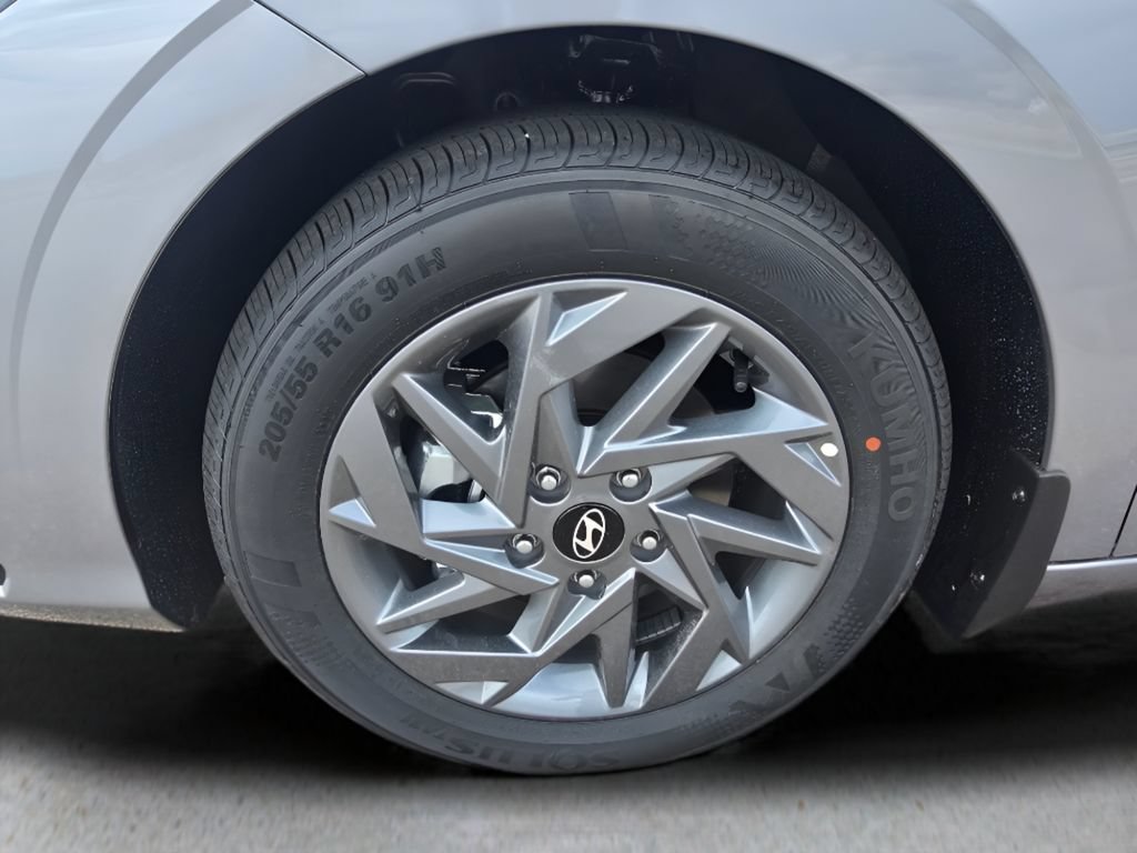 Used 2026 Hyundai Elantra Hybrid FWD image 10