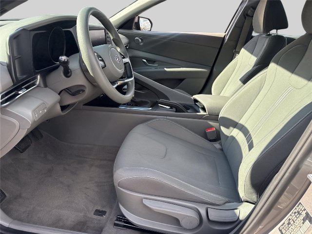 Used 2023 Hyundai Elantra SEL FWD image 9