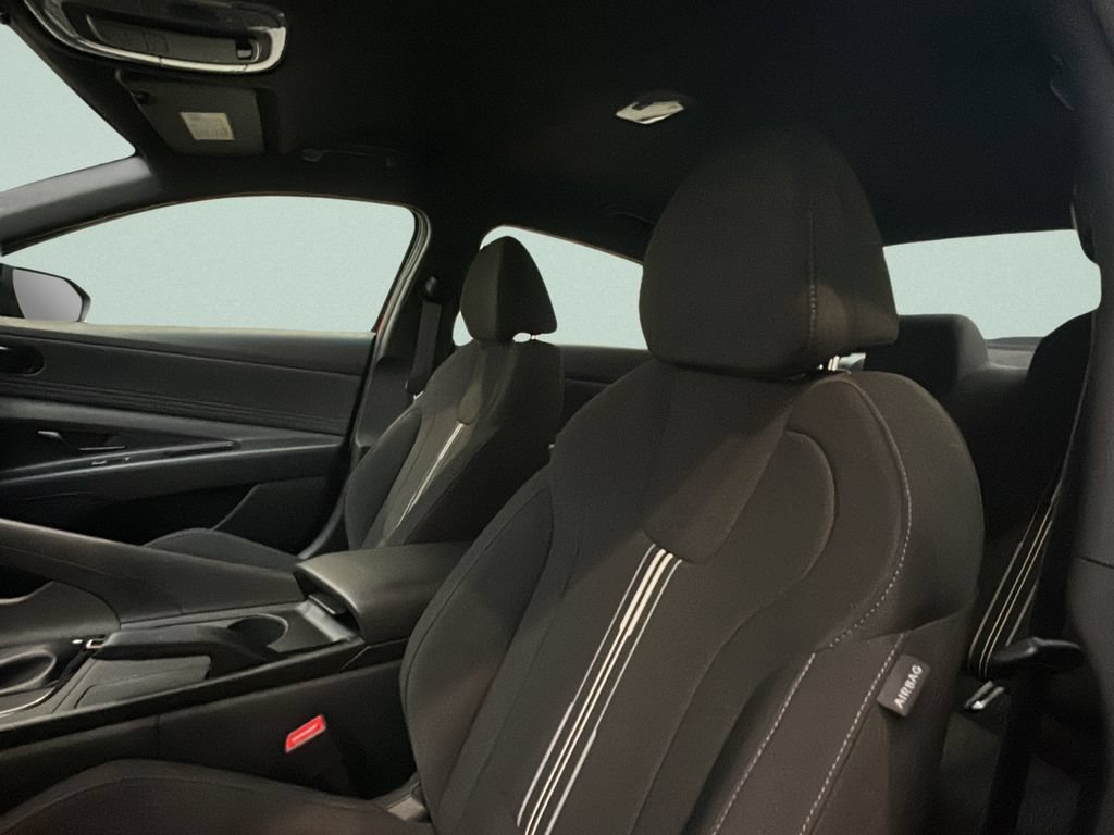Certified 2025 Hyundai Elantra Sport FWD image 11