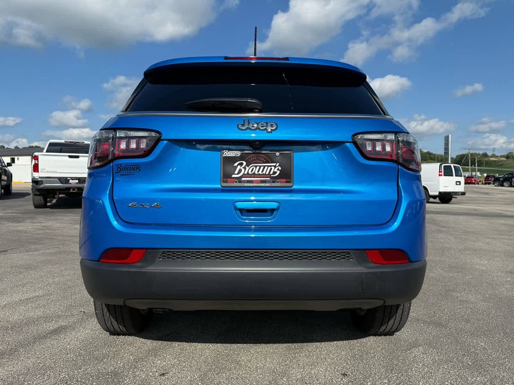 Used 2024 Jeep Compass Sport image 14