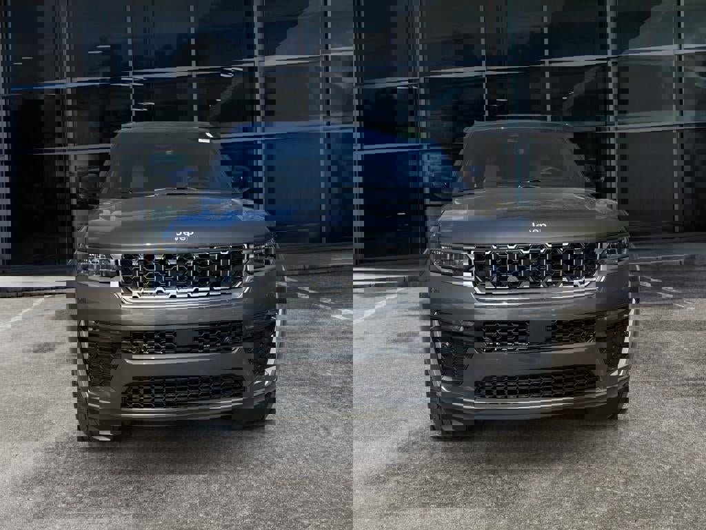 New 2026 Jeep Grand Cherokee Limited w/ Luxury Tech Group II image 2