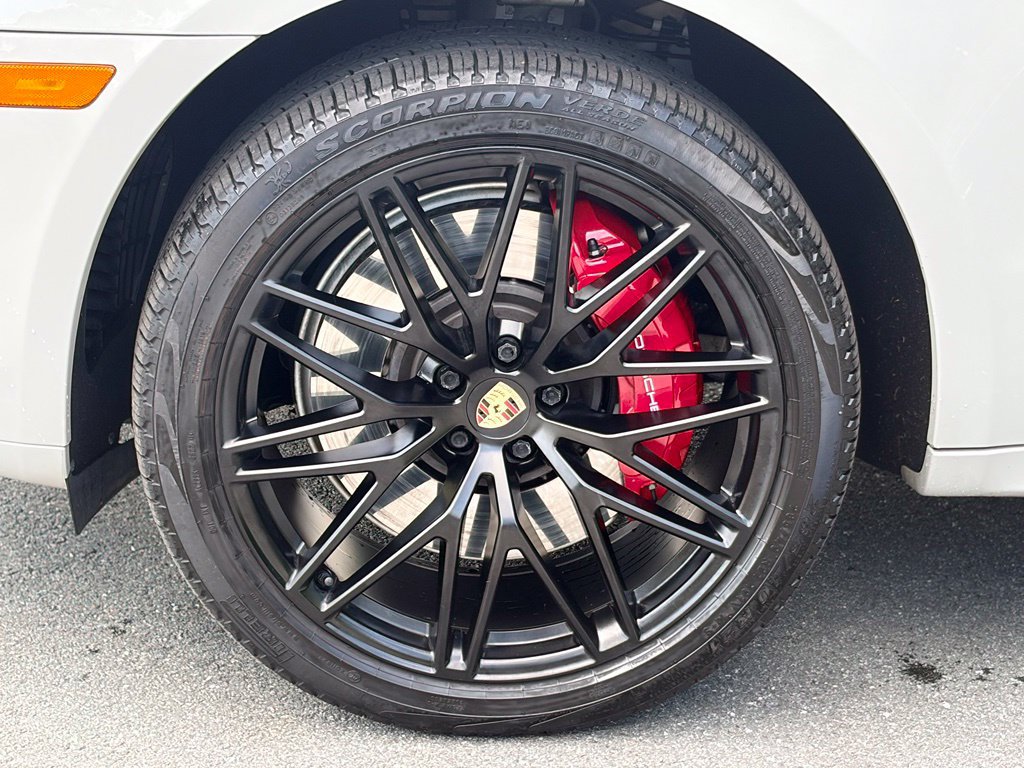 Used 2022 Porsche Macan GTS AWD/4WD image 2