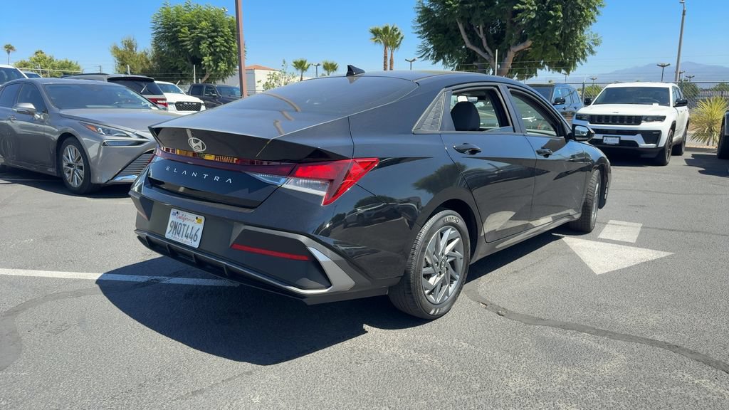 Used 2024 Hyundai Elantra SEL FWD image 6
