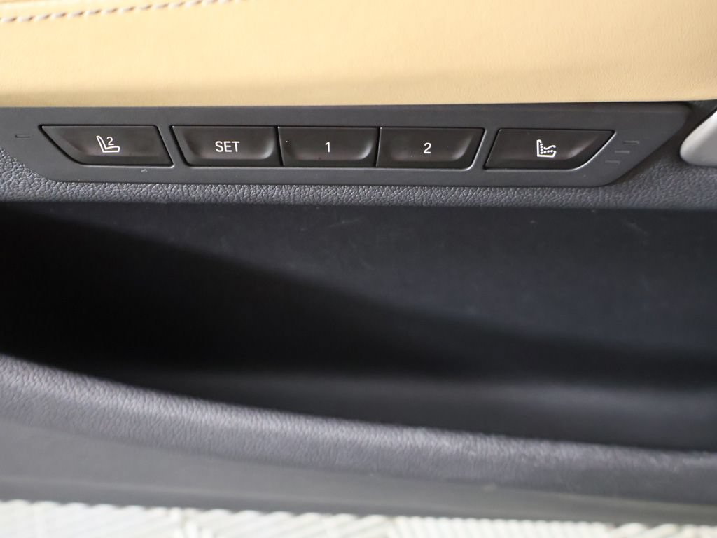 Used 2019 BMW 750i xDrive AWD/4WD image 40