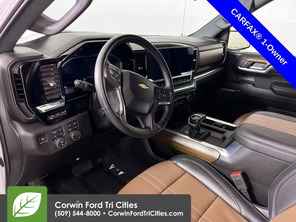 Used 2024 Chevrolet Silverado 1500 High Country w/ Technology Package image 3