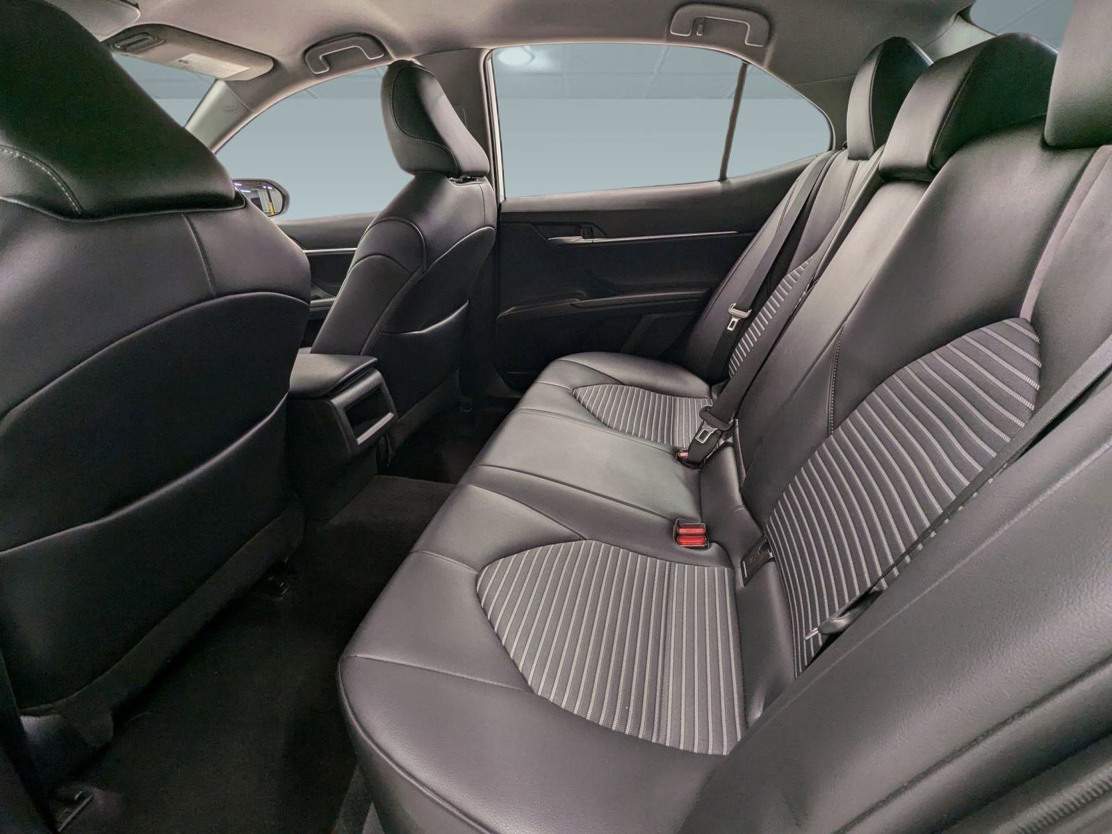 Used 2023 Toyota Camry SE image 19
