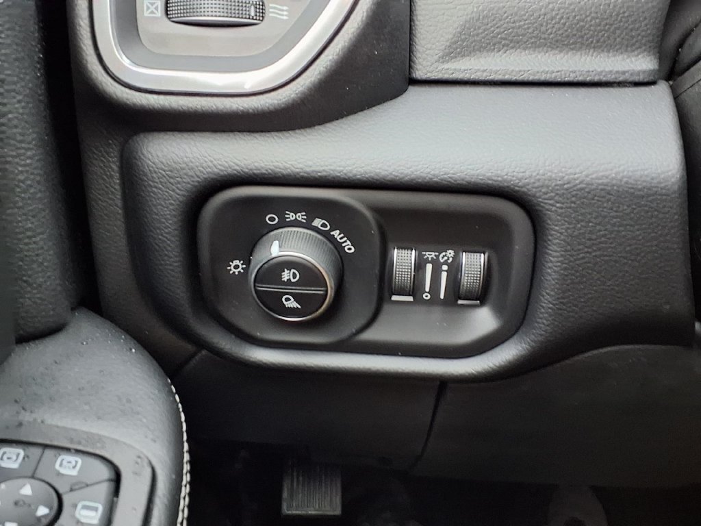 New 2027 RAM 3500 Laramie AWD/4WD image 16