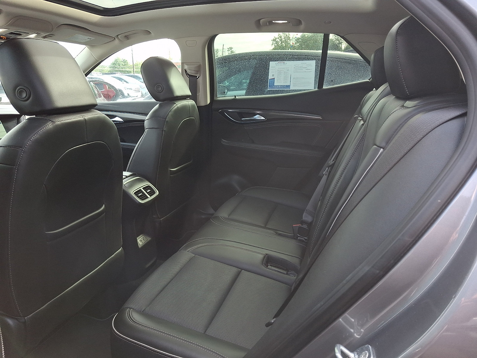 Used 2022 Buick Envision Essence w/ Technology Package I AWD/4WD image 8