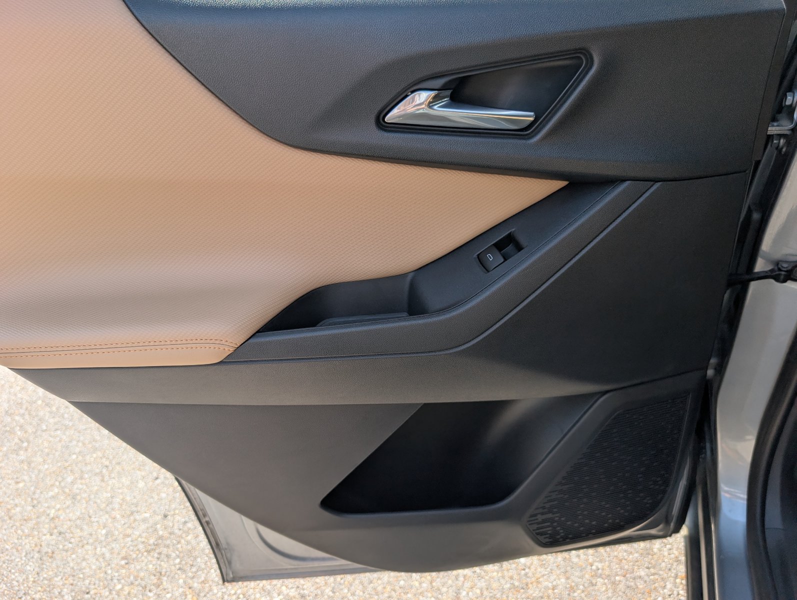Certified 2026 Chevrolet Equinox ACTIV w/ Convenience Package III FWD image 32