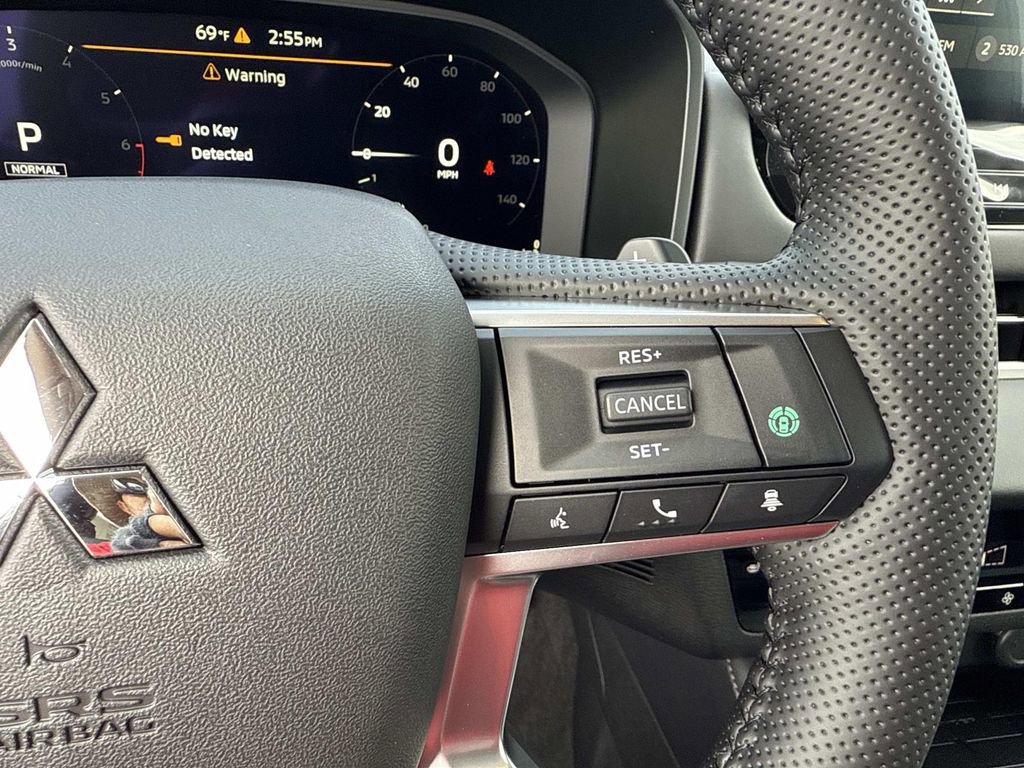 New 2026 Mitsubishi Outlander SE image 33