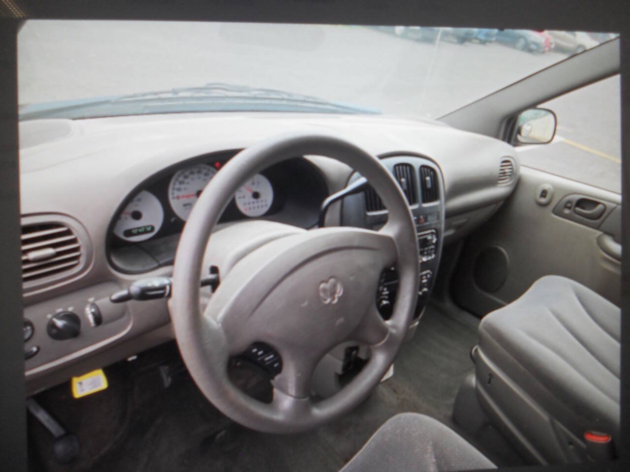 Used 2003 Dodge Grand Caravan SE FWD image 2