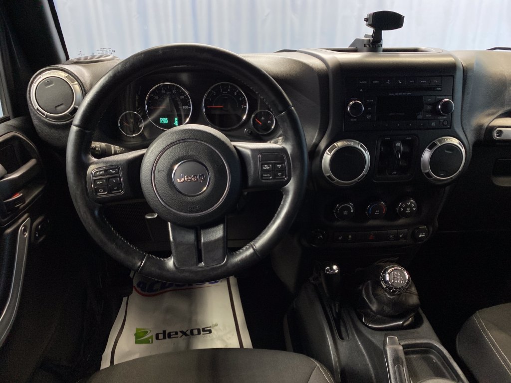 Certified 2017 Jeep Wrangler Unlimited Sahara w/ Connectivity Group AWD/4WD image 28