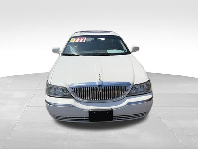 Used 2004 Lincoln Town Car Ultimate RWD image 38