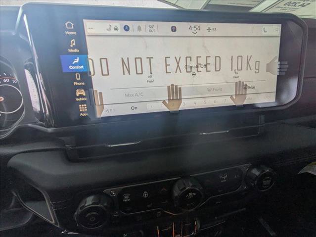 New 2025 Jeep Gladiator Sport image 3