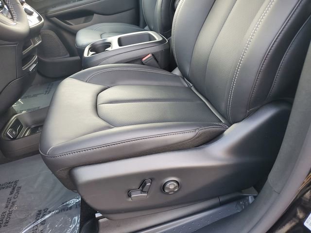 New 2026 Chrysler Pacifica Select image 20