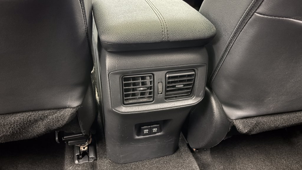 Used 2019 Toyota RAV4 Limited w/ Advanced Technology Package AWD/4WD image 32