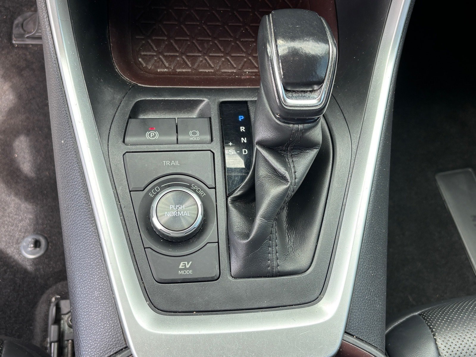 Used 2022 Toyota RAV4 Limited w/ Limited Grade Weather Package AWD/4WD image 17