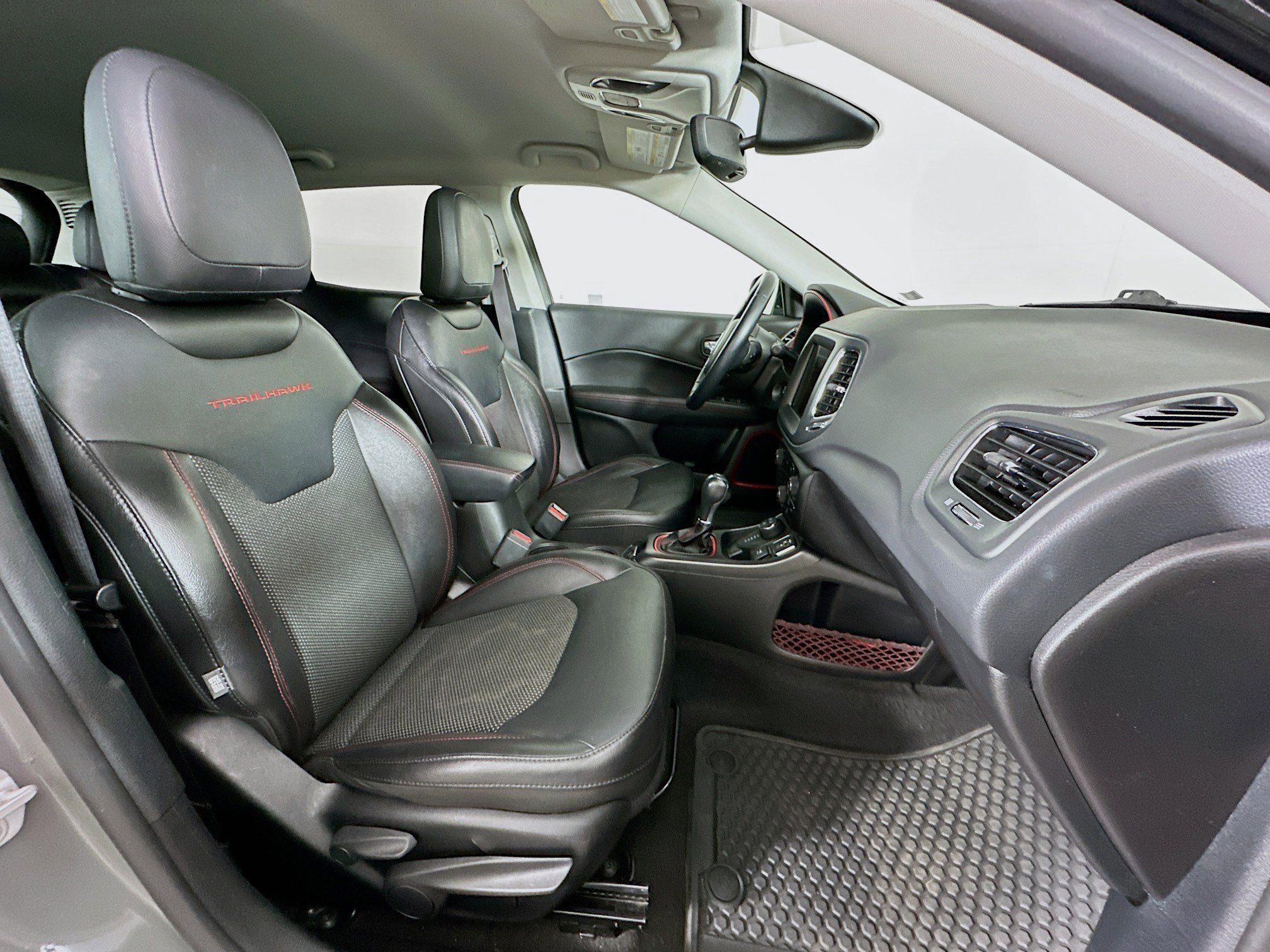 Used 2020 Jeep Compass Trailhawk w/ Cold Weather Group image 29