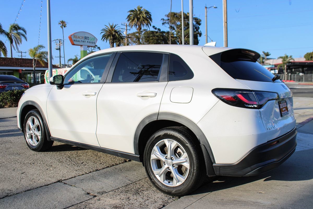 Used 2023 Honda HR-V LX image 3